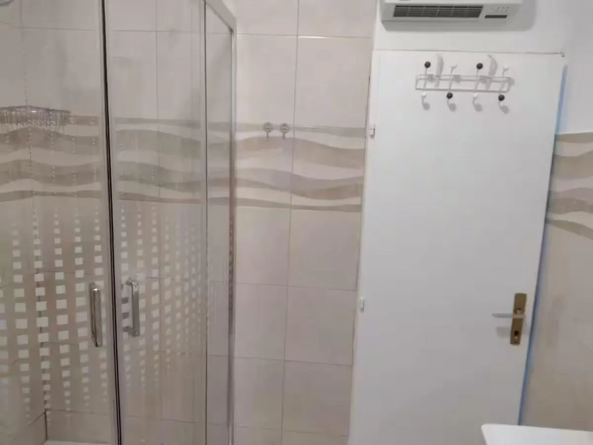 Suite Goldenleaf Villeurbanne 0*,